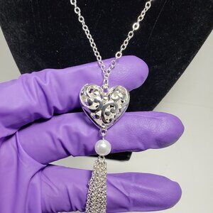 Stylish 34" Beaded Filigree 3D Heart Tassel Necklace - Perfect for Chic Women